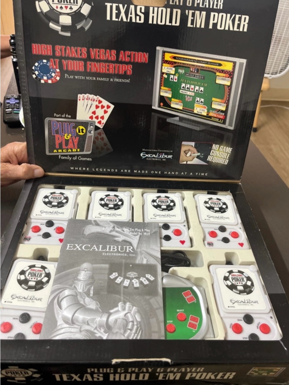 Texas Hold 'Em Poker Plug & Play Home Game Set - White/Red